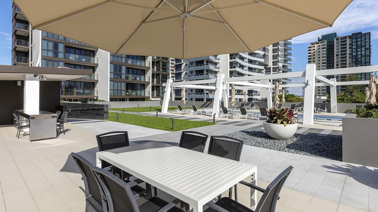 Avani Broadbeach Residences Gold Coast Exterior photo