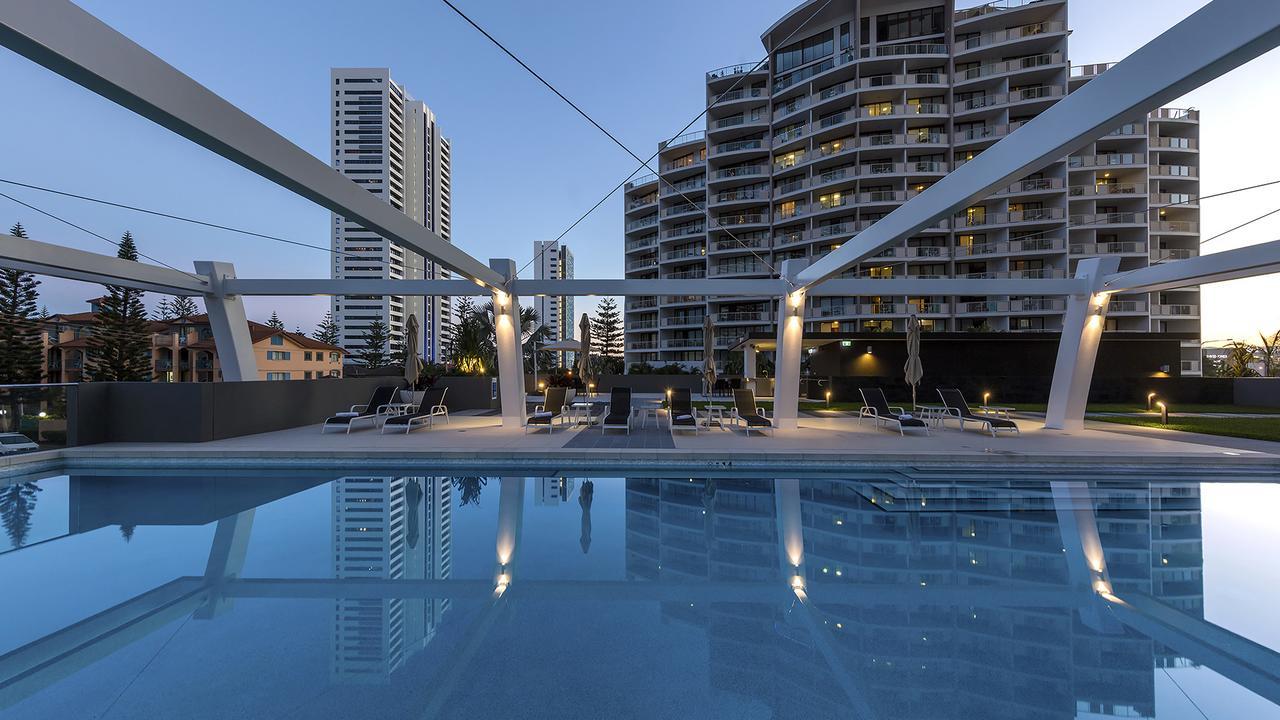 Avani Broadbeach Residences Gold Coast Exterior photo