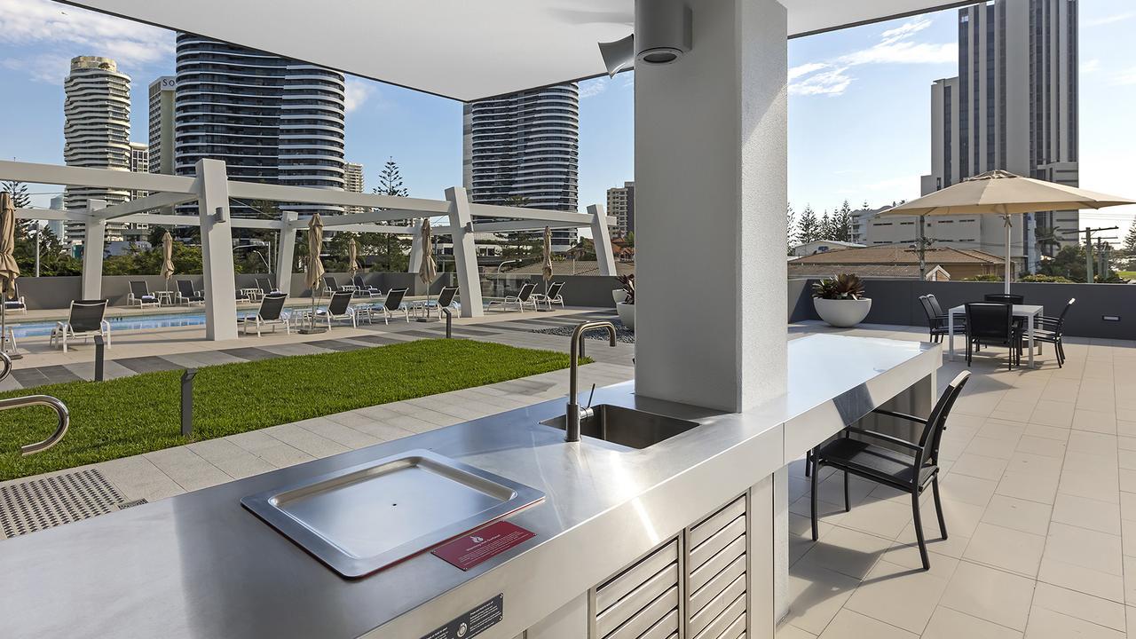 Avani Broadbeach Residences Gold Coast Exterior photo